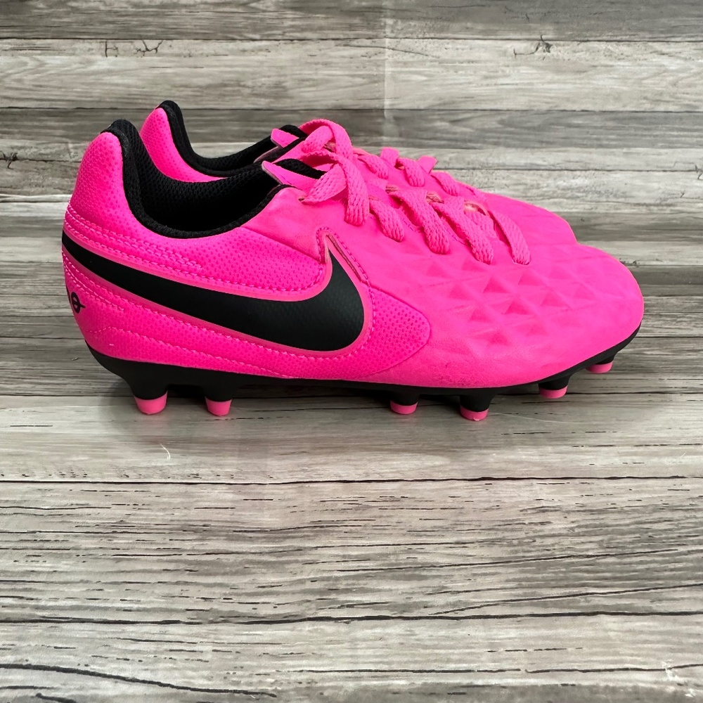 Nike Tiempo Soccer Cleats Kids 10.5C Pink Athletic Low Lace Up Shoes AT5881-600